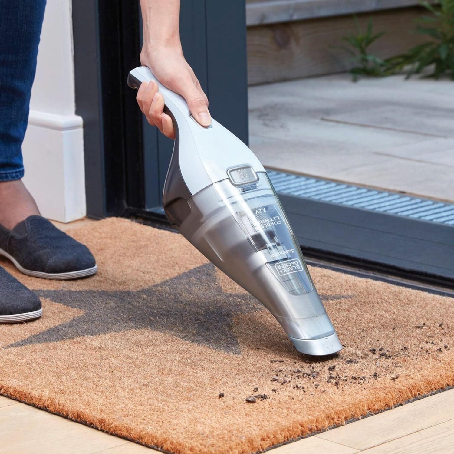 Black+Decker Aspiratutto Nvc215W-Qw 7,2 V/1,5 Ah in Aspirabriciole e aspirapolvere portatili BricoGo - Marano di Napoli, commercioVirtuoso.it
