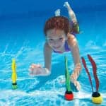 Gioco Acquatico Pallina Dive +6 Anni Peso Kg.0,18 (55503) Intex in Giochi da immersione sott'acqua BricoGo - Marano di Napoli, commercioVirtuoso.it