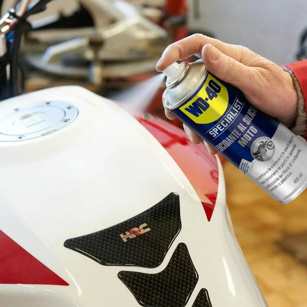 Spray Wd-40 Lucidante Al Silicone Moto Ml. 400 in Bombolette spray BricoGo - Marano di Napoli, commercioVirtuoso.it