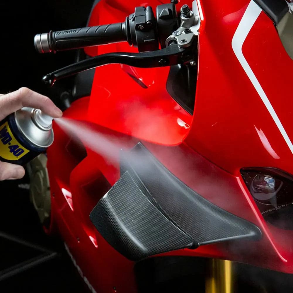 Spray Wd-40 Lucidante Al Silicone Moto Ml. 400 in Bombolette spray BricoGo - Marano di Napoli, commercioVirtuoso.it