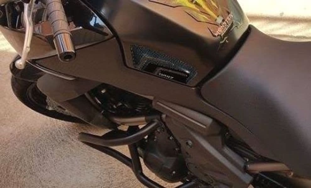 KIT ADESIVI in RESINA GEL 3D PROTEZIONI compatibili per MOTO KAWASAKI VERSYS 650 in Paraserbatoio LabelBike - Bibbiano, commercioVirtuoso.it