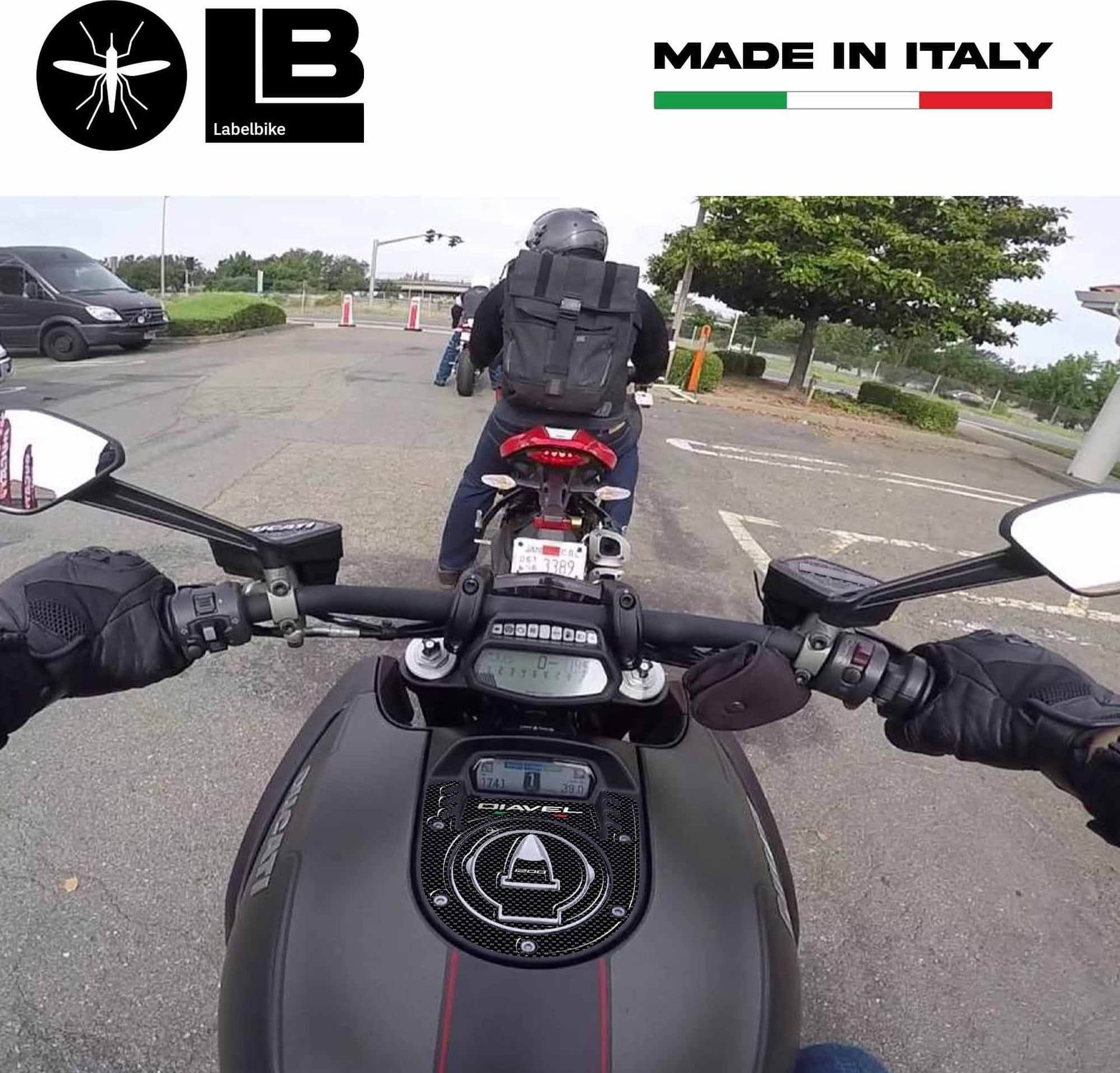 KIT ADESIVI 3D PROTEZIONE TAPPO SERBATOIO compatibili con MOTO DUCATI DIAVEL in Decalcomanie adesivi e magneti LabelBike - Bibbiano, commercioVirtuoso.it