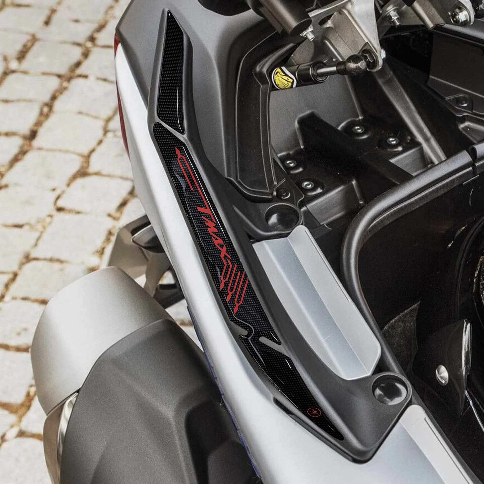 ADESIVI 3D PROTEZIONE MANIGLIE ERGAL compatibili per YAMAHA TMAX 530 2017-2019 in Decalcomanie adesivi e magneti LabelBike - Bibbiano, commercioVirtuoso.it