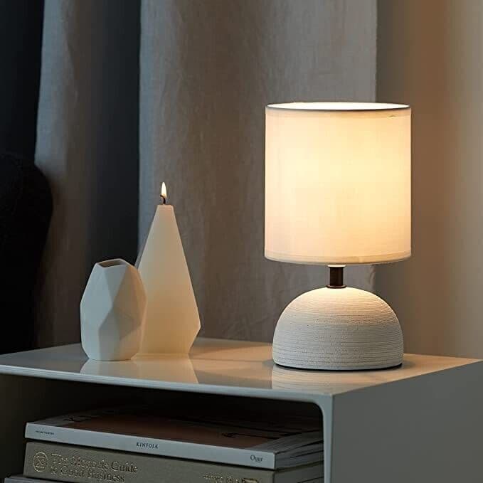 Lampada da tavolo a LED in ceramica color cappuccino, forma arrotondata in Lampade da tavolo e abat-jour CL Store - Battipaglia, commercioVirtuoso.it
