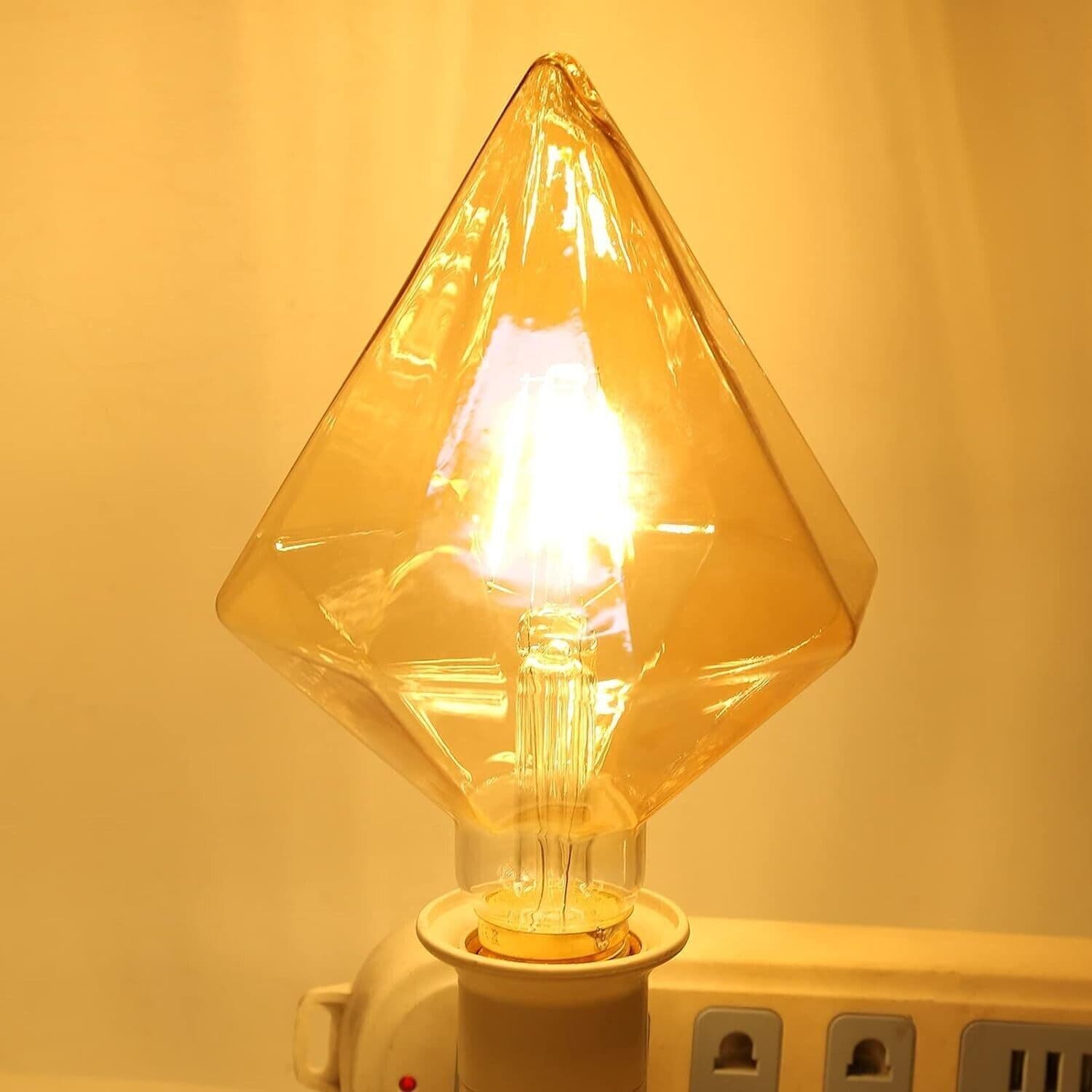 Lampadina retrò, Luce a filamento 4W 220V per Interni per la Decorazione in Lampadine a LED CL Store - Battipaglia, commercioVirtuoso.it