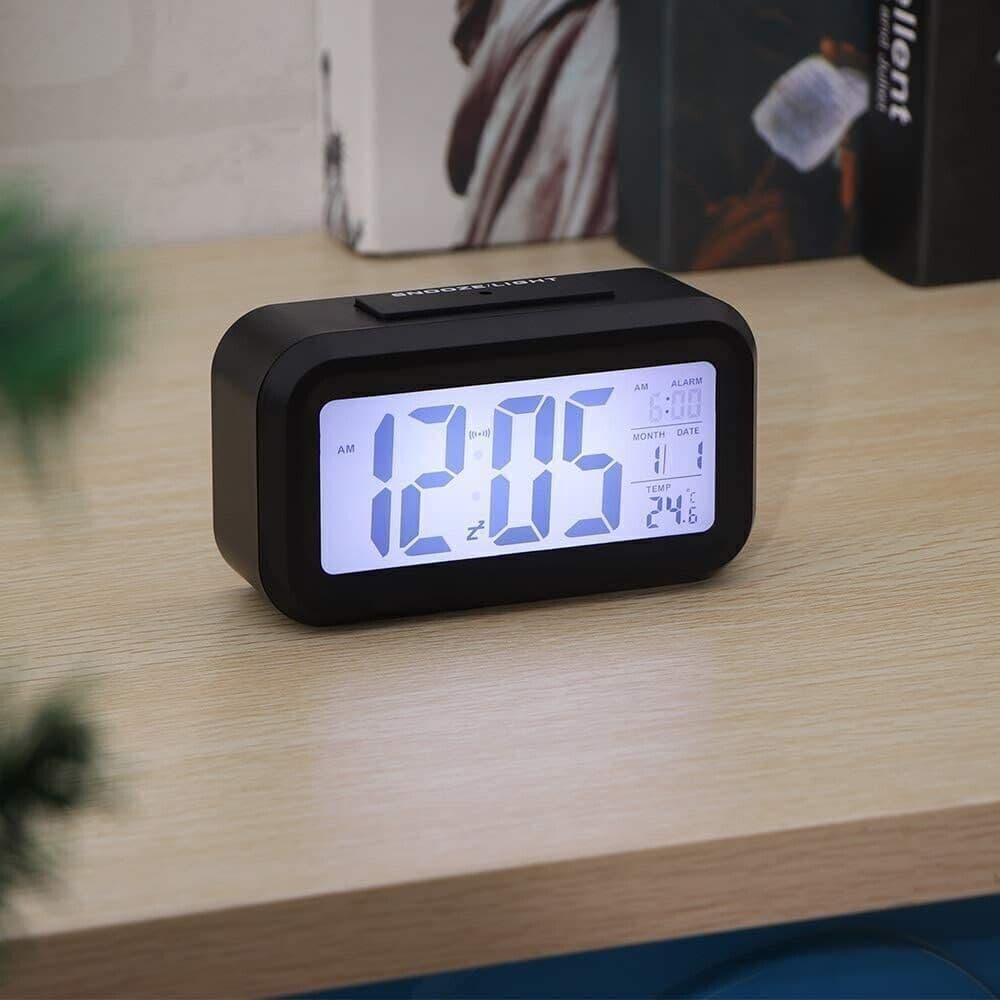 Sveglia Digitale, Comodino a Batteria Display LCD Sensore di luminosità Sveglia in Sveglie CL Store - Battipaglia, commercioVirtuoso.it