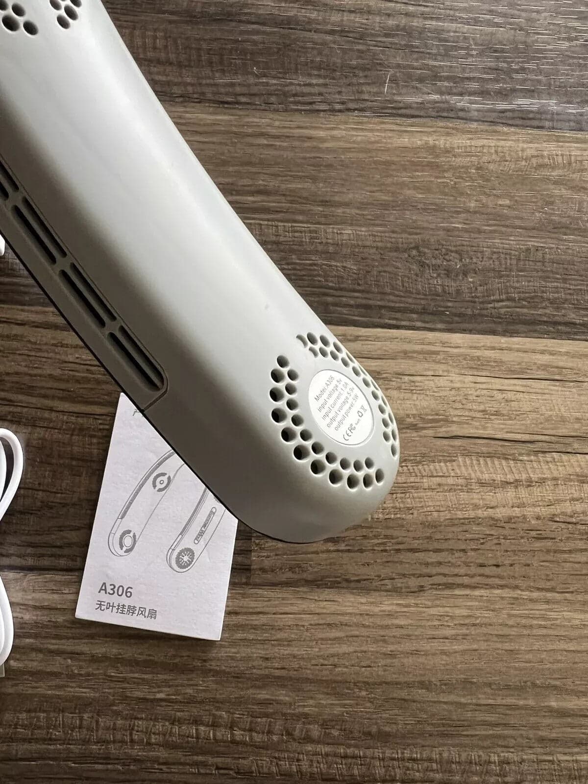 Mini ventilatore da collo senza lama a mani libere 4000 mAh USB in  CL Store - Battipaglia, commercioVirtuoso.it