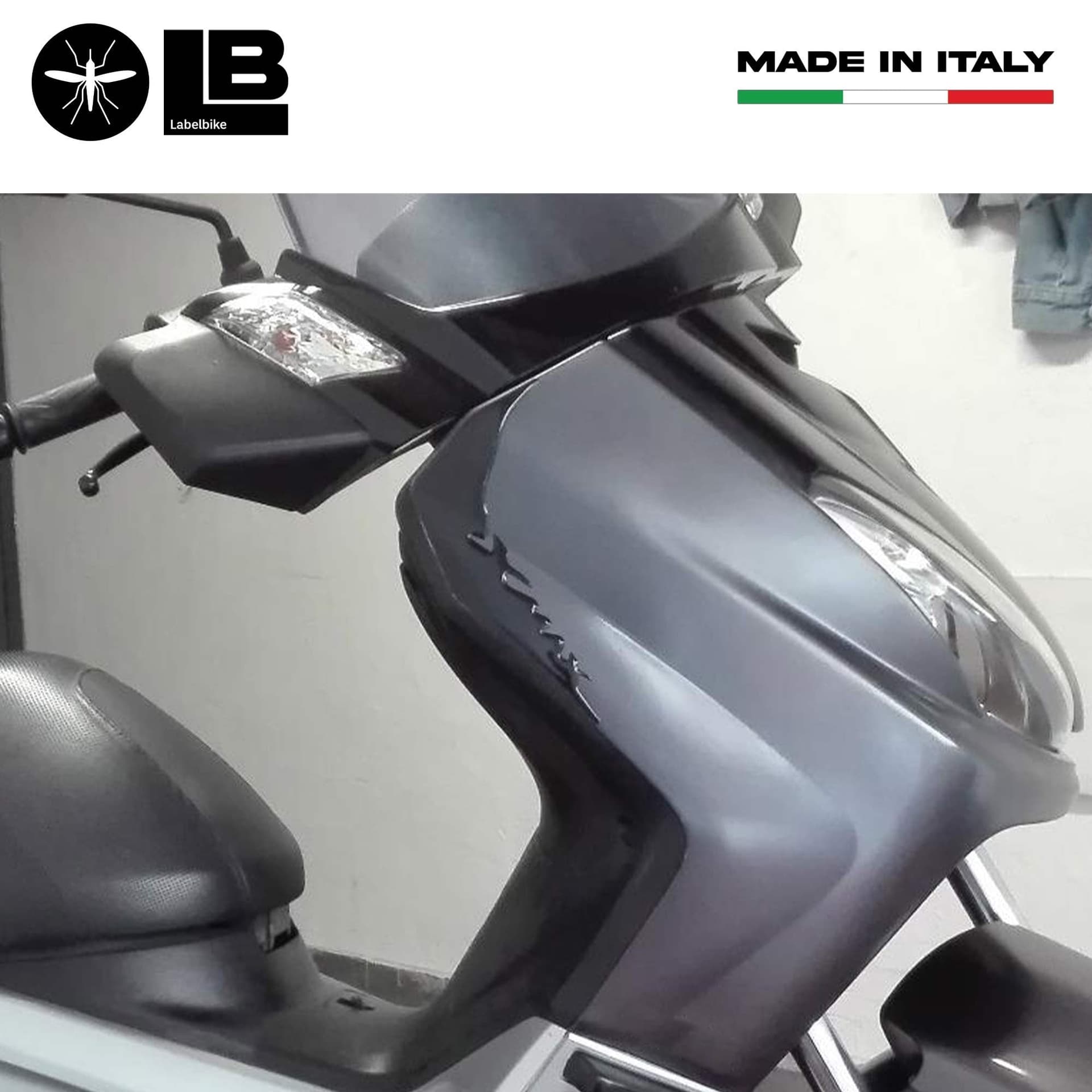 2 ADESIVI-STICKERS 3D PARASPIGOLI compatibili per X MAX  YAMAHA XMAX 2006-2009 in Decalcomanie adesivi e magneti LabelBike - Bibbiano, commercioVirtuoso.it