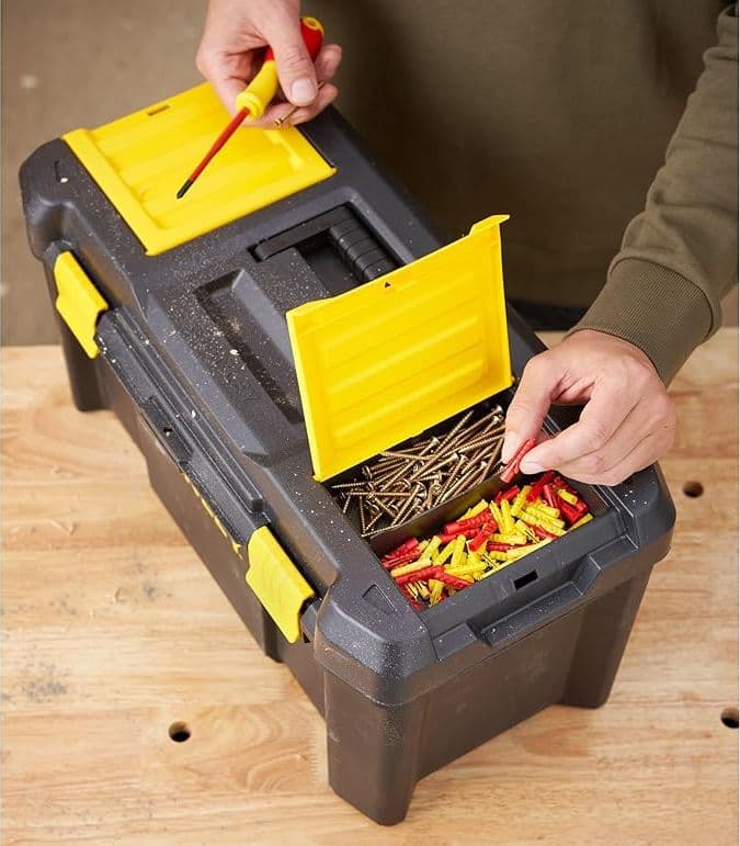Cassetta Portautensili Essential Chiusure In Plastica Cm.48,2X25,4X25 (Stst175520) Stanley in Cassette porta attrezzi BricoGo - Marano di Napoli, commercioVirtuoso.it