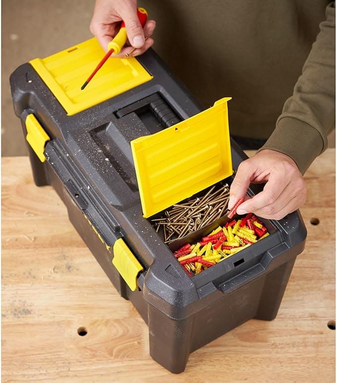 Cassetta Portautensili Essential Chiusure In Plastica Cm.48,2X25,4X25 (Stst175520) Stanley in Cassette porta attrezzi BricoGo - Marano di Napoli, commercioVirtuoso.it