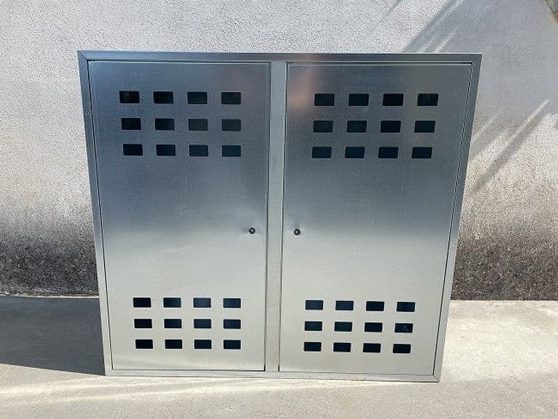 Cassetta Da Esterno Per 2 Bombole Gas Da 15 Kg In Lamiera Zincata – 90X98X42 Cm in Armadi a chiave BricoGo - Marano di Napoli, commercioVirtuoso.it
