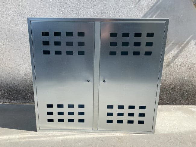 Cassetta Da Esterno Per 2 Bombole Gas Da 15 Kg In Lamiera Zincata – 90X98X42 Cm in Armadi a chiave BricoGo - Marano di Napoli, commercioVirtuoso.it