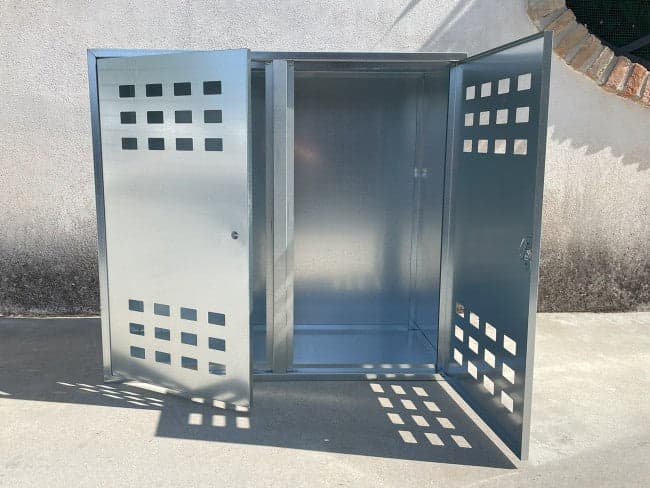 Cassetta Da Esterno Per 2 Bombole Gas Da 15 Kg In Lamiera Zincata – 90X98X42 Cm in Armadi a chiave BricoGo - Marano di Napoli, commercioVirtuoso.it