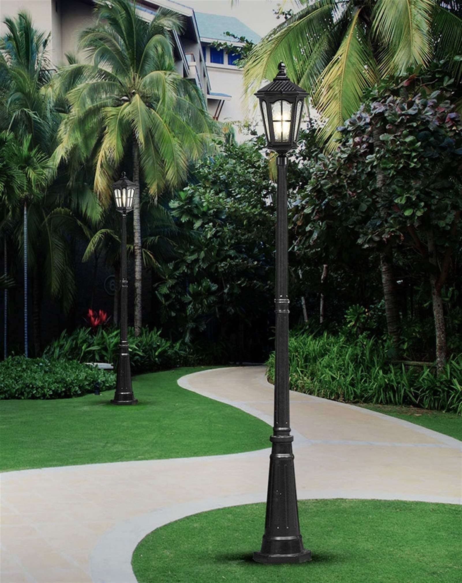 Lanterna Da Palo Modello Berlino Ø60 Mm – 60W Ip44 – 192X192X356 Mm – Nero – Syntesy in Lampade da parete BricoGo - Marano di Napoli, commercioVirtuoso.it