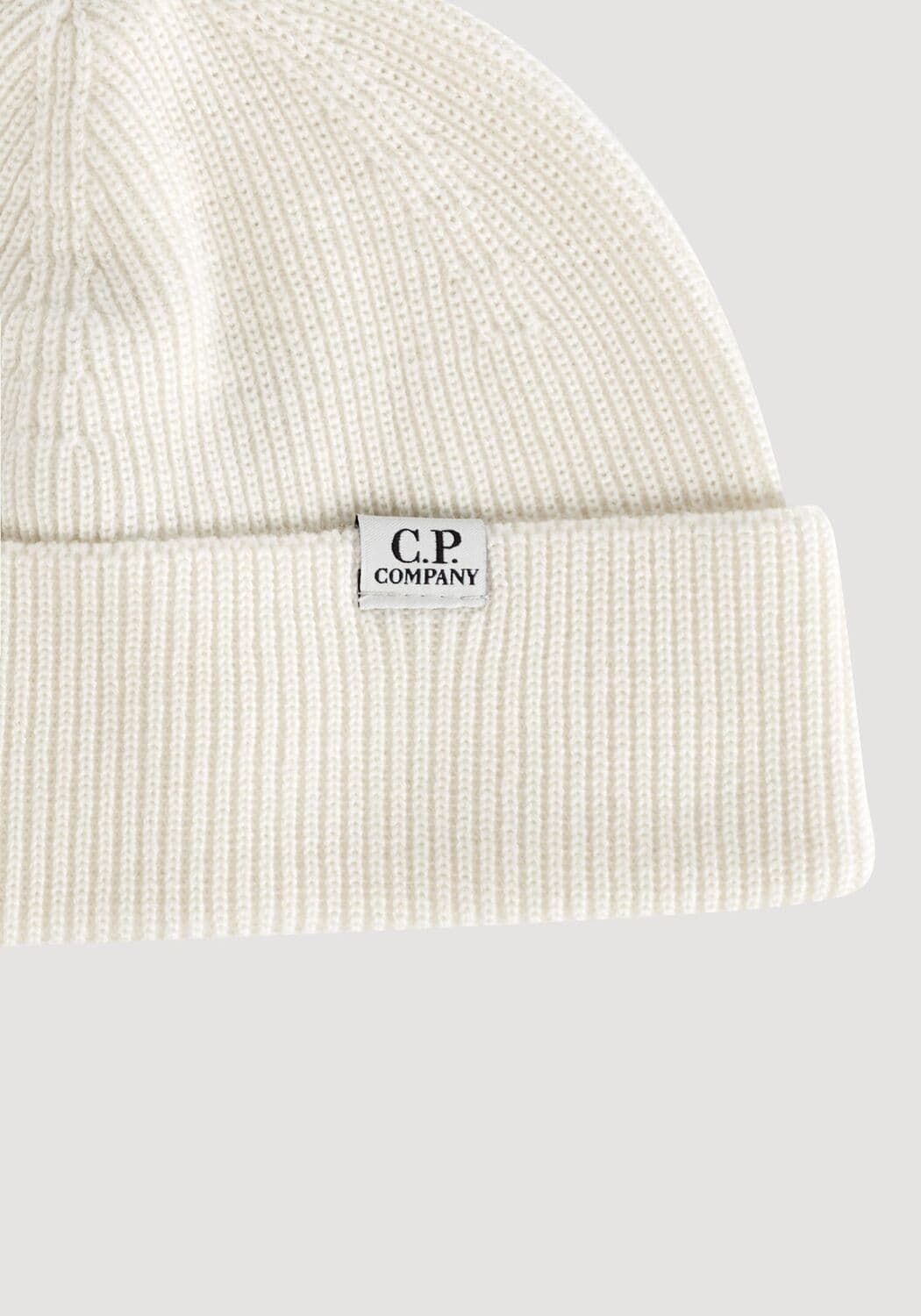 C.P. Company RE-WOOL SHORT BEANIE da uomo in Berretti in maglia Drestige - Casamassima, commercioVirtuoso.it