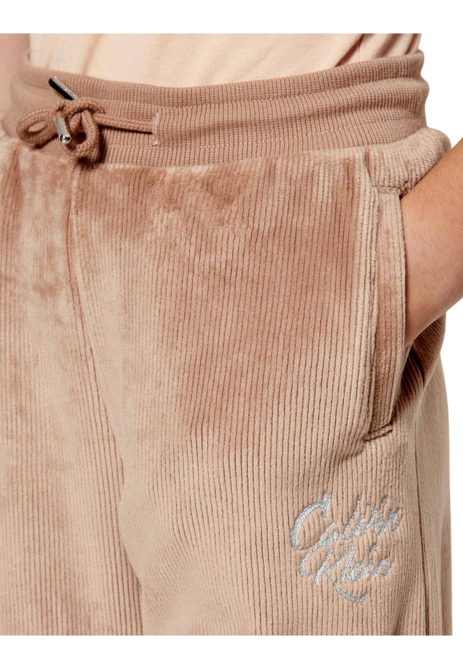 calvin klein Completo sportivo set in velluto a coste Bambina Calvin Klein da bambino in Felpe con cappuccio Drestige - Casamassima, commercioVirtuoso.it