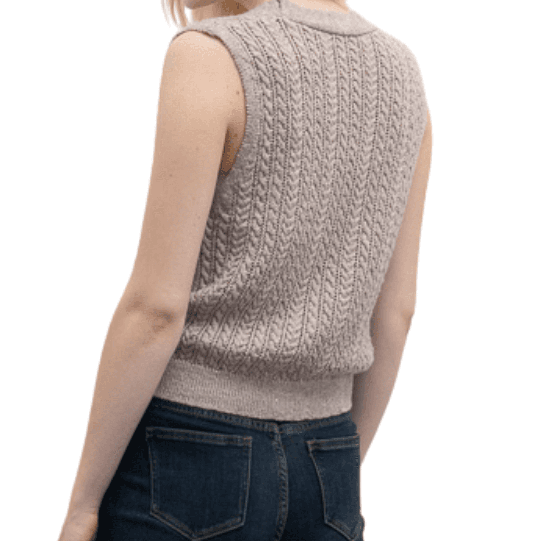 GOA GOA Goa Goa cardigan smanicato a trecce con micropaillettes modello Montini con scollo a V e bottoni da donna in Pullover senza maniche Drestige - Casamassima, commercioVirtuoso.it