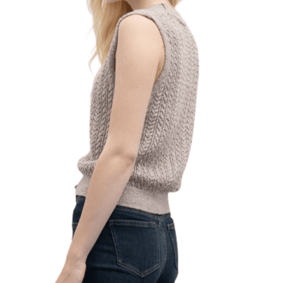 GOA GOA Goa Goa cardigan smanicato a trecce con micropaillettes modello Montini con scollo a V e bottoni da donna in Pullover senza maniche Drestige - Casamassima, commercioVirtuoso.it