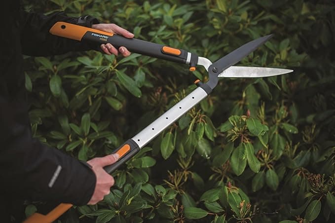 Fiskars Cesoia Per Siepi Telescopica Smartfit Hs86 Cm. 67,5÷92,5 in Cesoie BricoGo - Marano di Napoli, commercioVirtuoso.it