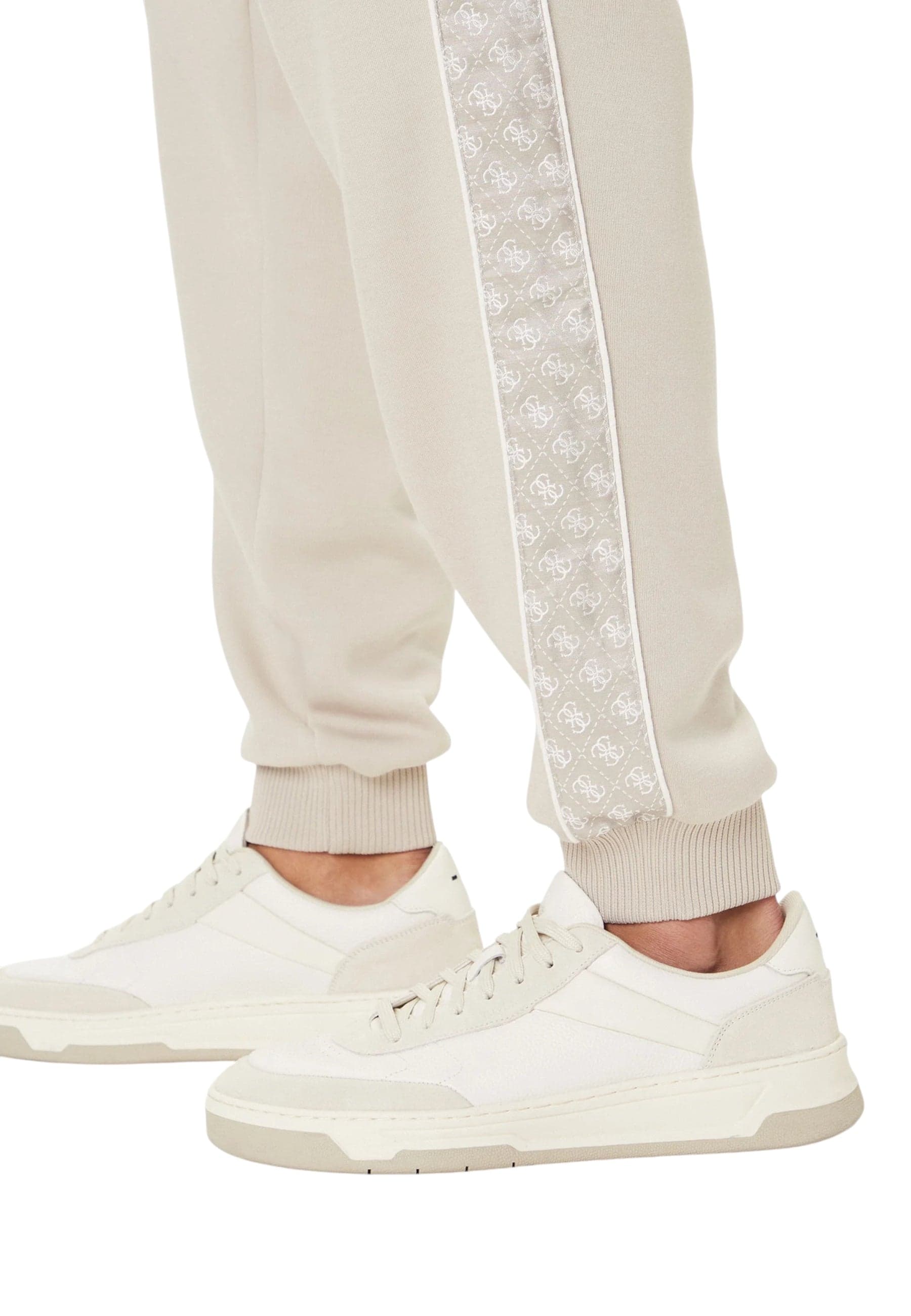 GUESS ACTIVEWEAR Pantaloni Jogger Uomo Guess Activewear da uomo in Pantaloni sportivi Drestige - Casamassima, commercioVirtuoso.it