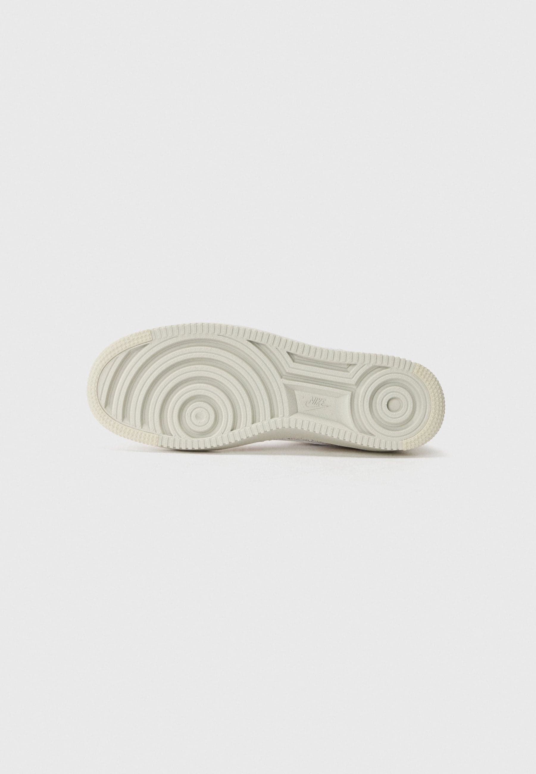 Nike NIKE_AIR_FORCE_1_FLYKNIT_20 da uomo in Scarpe da corsa su strada Drestige - Casamassima, commercioVirtuoso.it