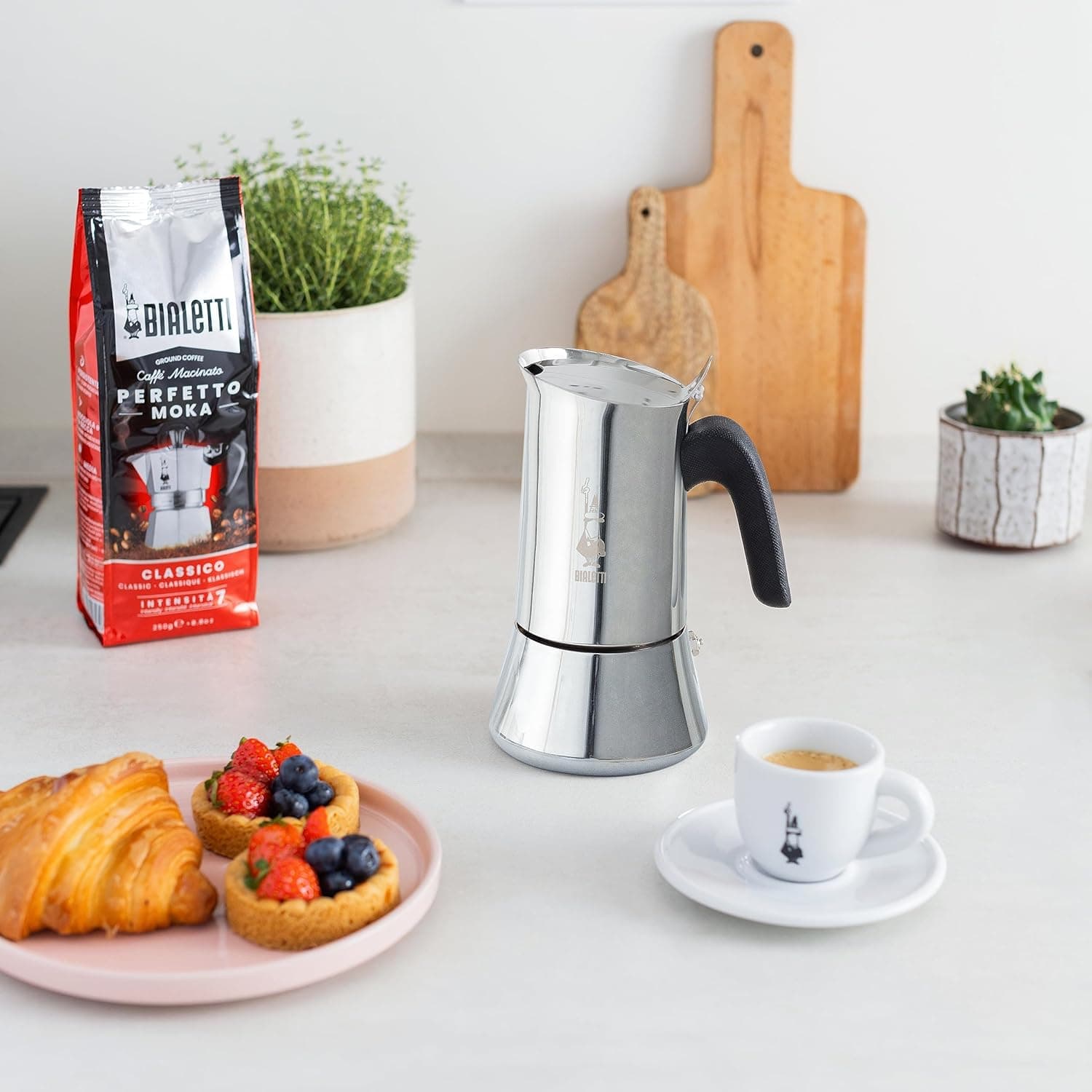 Caffettiera Venus 4 Tazze In Acciaio Inox Lucido E Satinato Compatibile Con Induzione Made In Italy Bialetti in Moke e caffettiere BricoGo - Marano di Napoli, commercioVirtuoso.it
