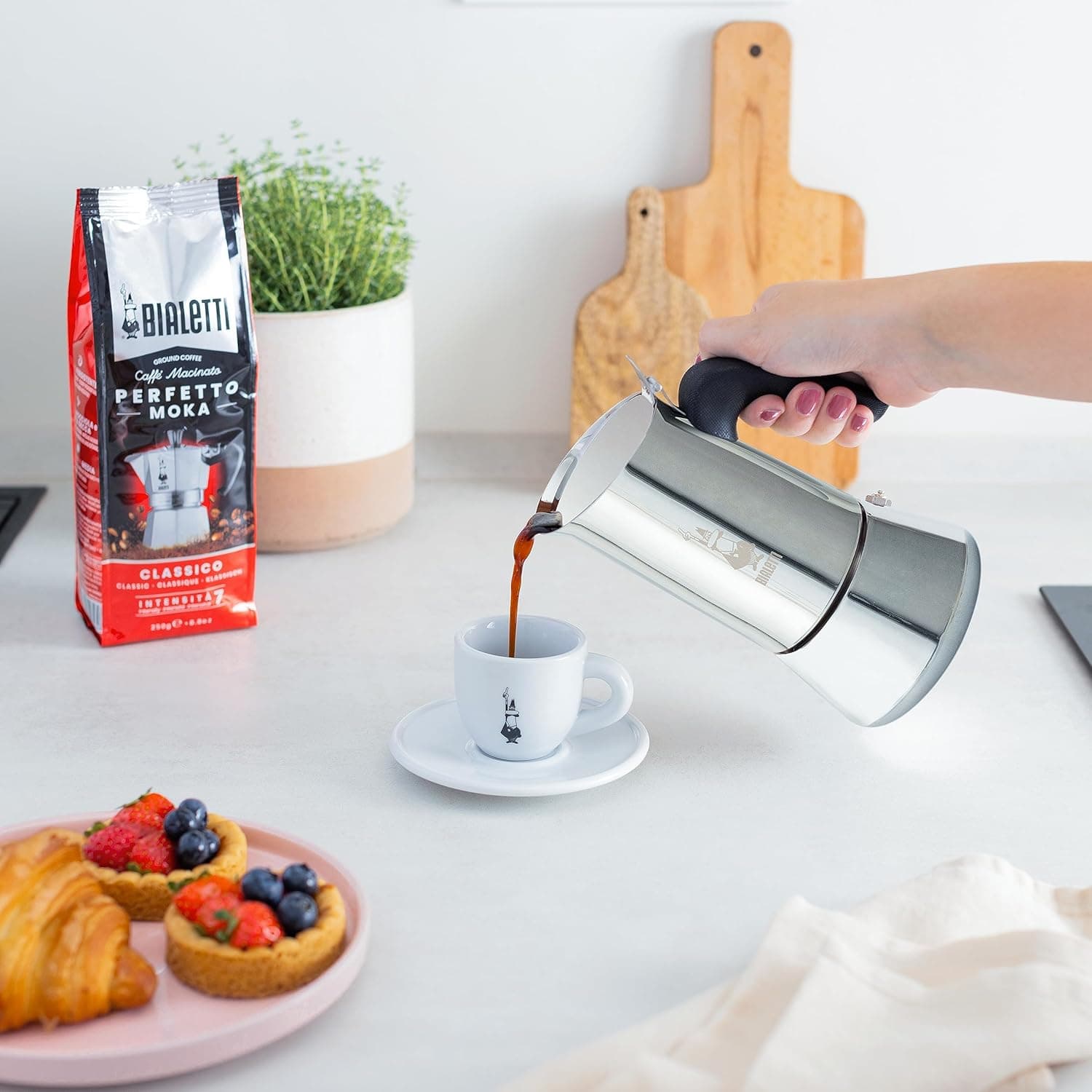 Caffettiera Venus 4 Tazze In Acciaio Inox Lucido E Satinato Compatibile Con Induzione Made In Italy Bialetti in Moke e caffettiere BricoGo - Marano di Napoli, commercioVirtuoso.it