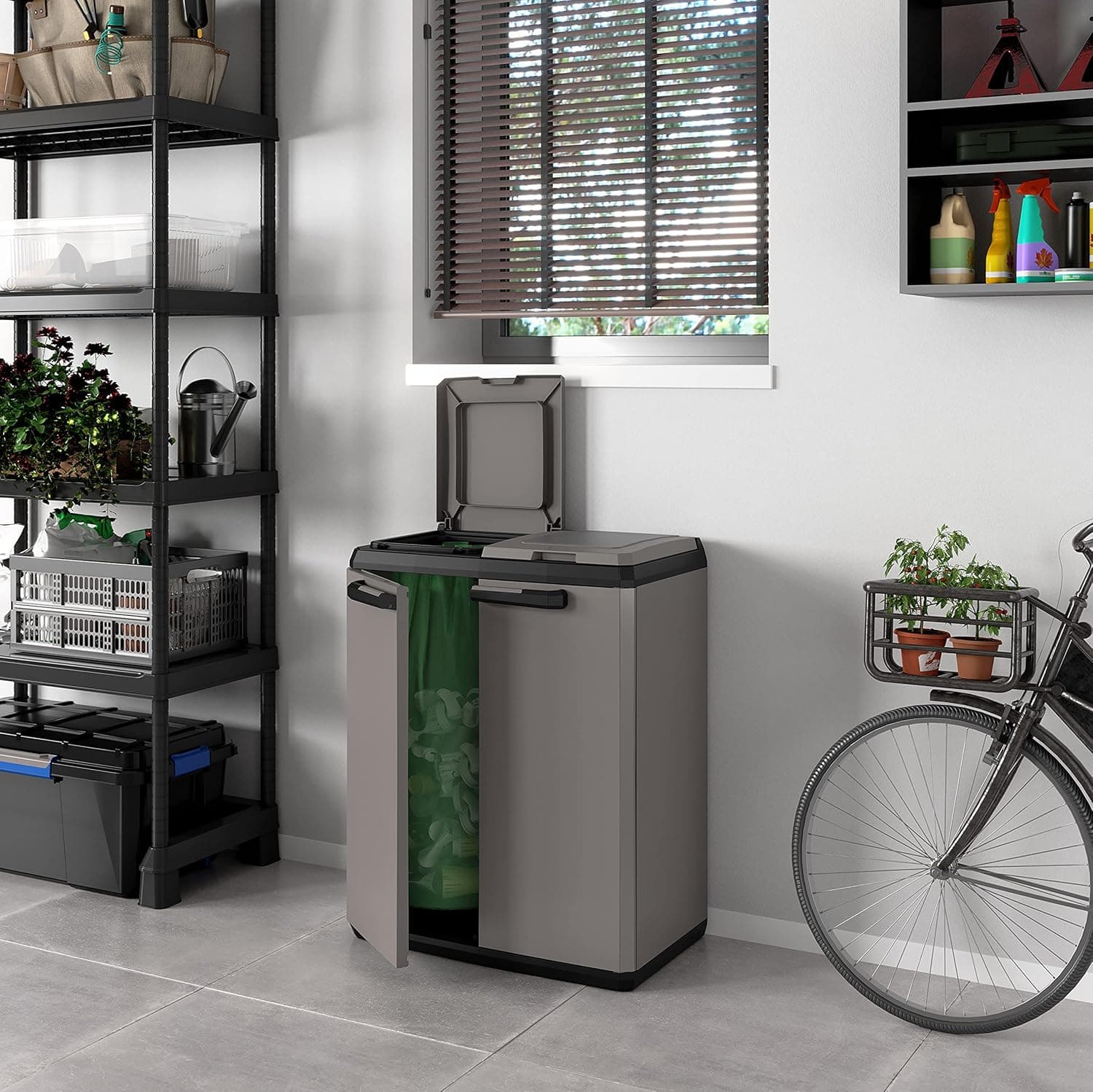 Pattumiera Basic 2 Ante 220 Litri Per Raccolta Differenziata In Resina Riciclata Con Coperchio E Etichette Adesive Keter in Sistemi di contenitori per raccolta differenziata BricoGo - Marano di Napoli, commercioVirtuoso.it