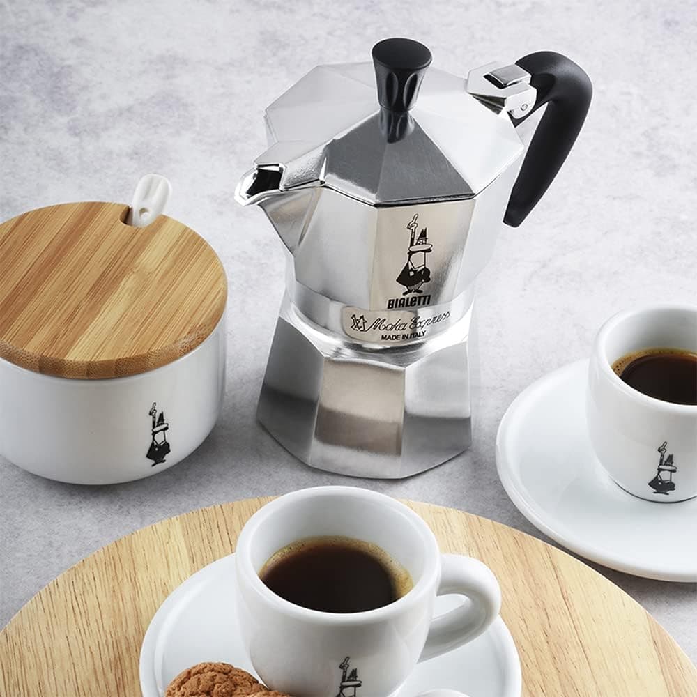 Caffettiera Moka Express Restyling 3 Tazze In Alluminio Con Manico Ergonomico E Valvola Di Sicurezza Made In Italy Bialetti in Moke e caffettiere BricoGo - Marano di Napoli, commercioVirtuoso.it