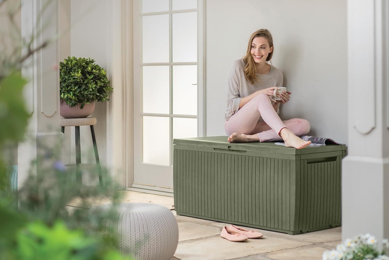 Baule Da Esterno Springwood 123X53,5X57 Cm In Resina Effetto Legno Verde Con Ruote E Struttura In Metallo Keter in Bauli e contenitori BricoGo - Marano di Napoli, commercioVirtuoso.it