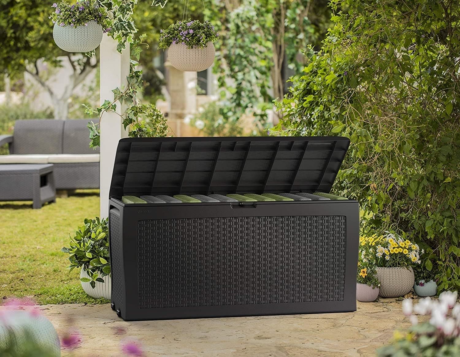 Cassapanca Da Esterno Samoa 270 Litri In Resina Effetto Rattan Con Ruote E Seduta Portata 150 Kg Colore Grafite Keter in Bauli e contenitori BricoGo - Marano di Napoli, commercioVirtuoso.it