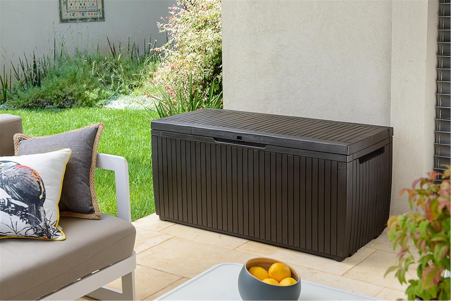 Cassapanca Da Giardino Springwood 305 Litri In Resina Effetto Legno Colore Brown Lucchettabile E Utilizzabile Come Seduta Keter in Bauli e contenitori BricoGo - Marano di Napoli, commercioVirtuoso.it