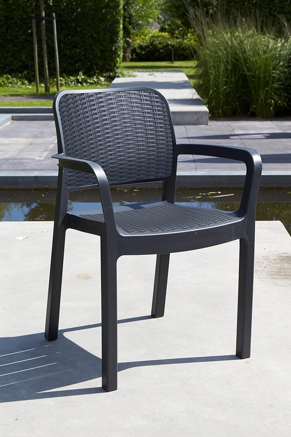Sedia Da Giardino In Polipropilene Effetto Rattan Impilabile Colore Grafite Bella Keter in Sedie per tavolo da giardino BricoGo - Marano di Napoli, commercioVirtuoso.it