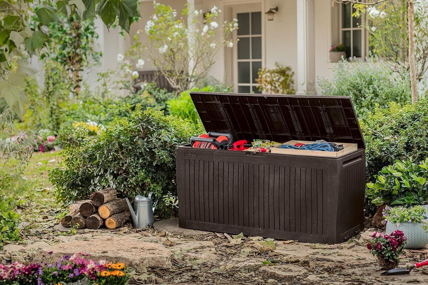 Baule Portatutto In Resina Effetto Legno Con Maniglie E Rotelle Comfy Keter in Bauli e contenitori BricoGo - Marano di Napoli, commercioVirtuoso.it