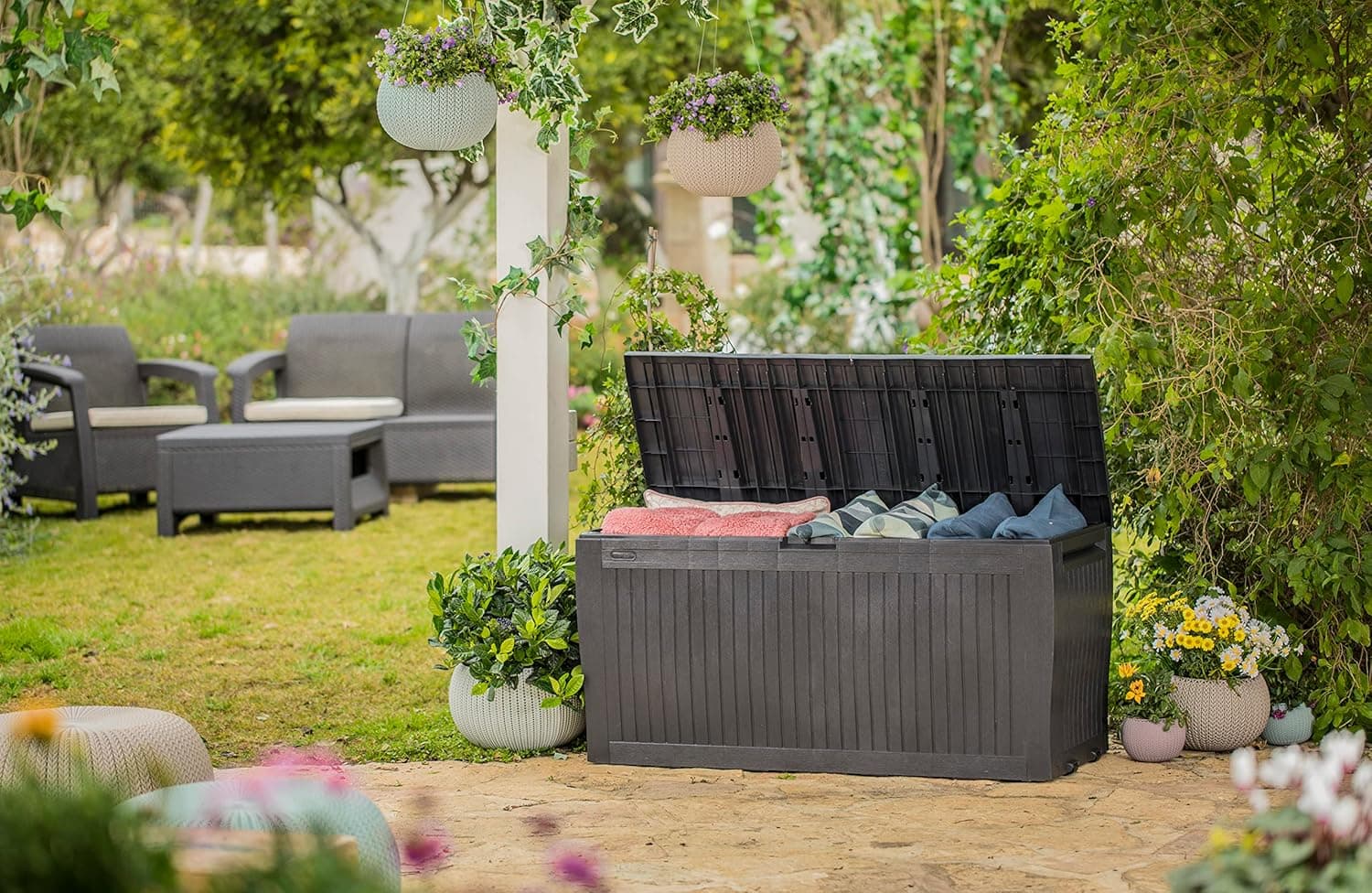 Baule Porta Attrezzi Da Giardino Comfy In Resina Resistente Colore Grafite Keter in Bauli e contenitori BricoGo - Marano di Napoli, commercioVirtuoso.it