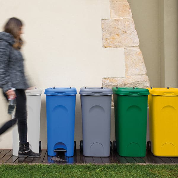 Bidone Urban Eco System Con Pedale Lt.80- - Cm.51X40X79,5H. - Blu - 1 Pezzi Stefanplast in Sistemi di contenitori per raccolta differenziata BricoGo - Marano di Napoli, commercioVirtuoso.it