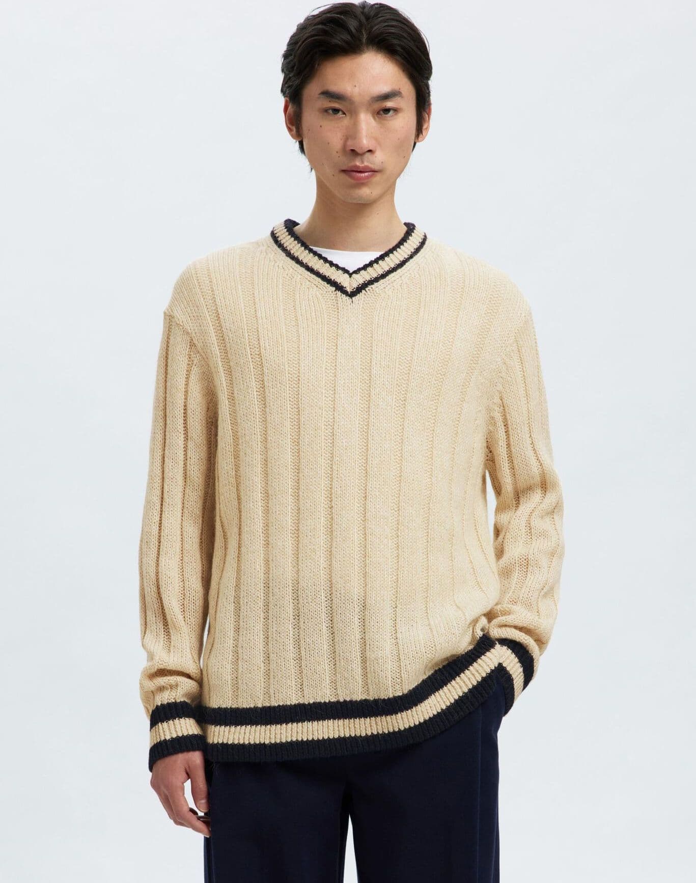 SELECTED Magliaa scollo V Uomo Selected SLHROY LS KNIT RELAXED da uomo in Maglioni Drestige - Casamassima, commercioVirtuoso.it