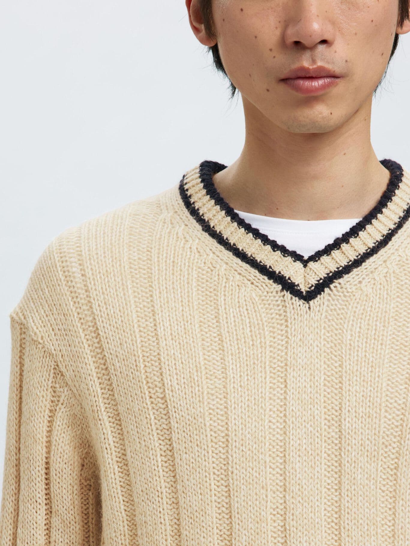 SELECTED Magliaa scollo V Uomo Selected SLHROY LS KNIT RELAXED da uomo in Maglioni Drestige - Casamassima, commercioVirtuoso.it
