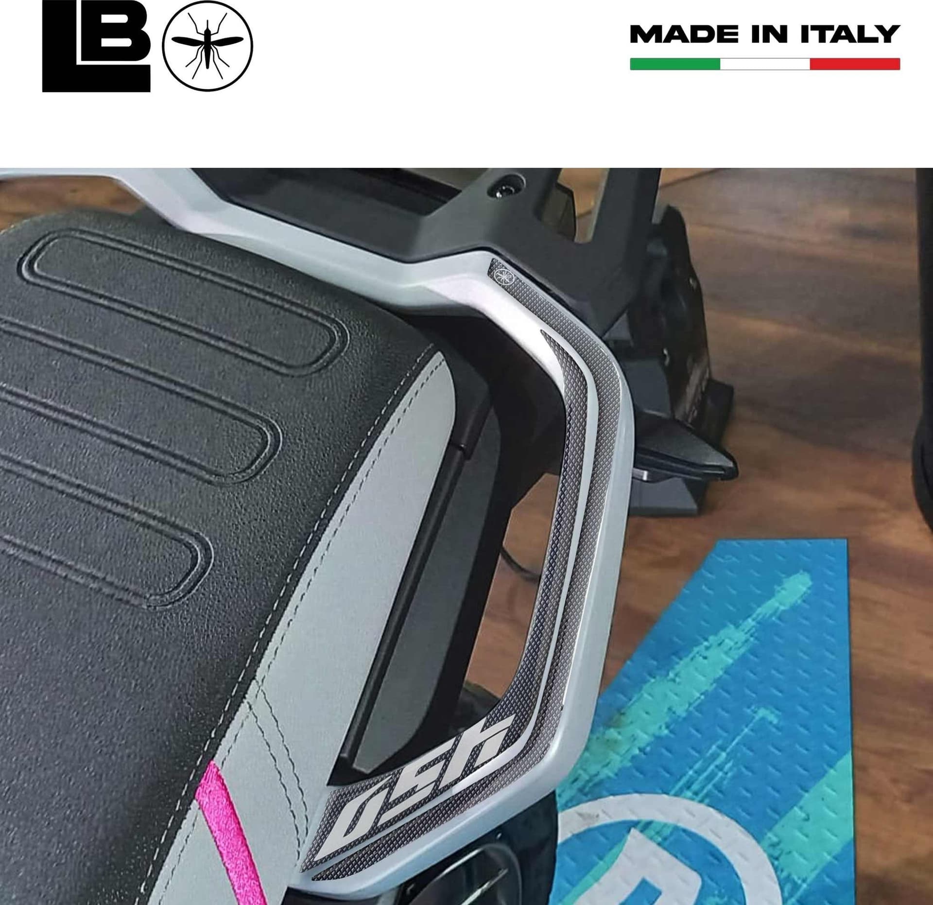 Adesivi Gel 3D Protezioni per maniglie moto compatibili con CFMOTO 450MT in Decalcomanie adesivi e magneti LabelBike - Bibbiano, commercioVirtuoso.it