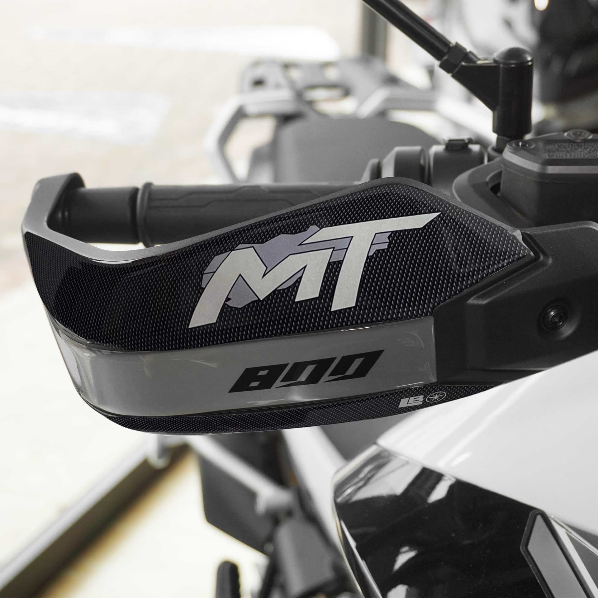 Protezione Paramani Adesivi in resina gel 3D moto compatibili con CFMOTO 800MT in Decalcomanie adesivi e magneti LabelBike - Bibbiano, commercioVirtuoso.it