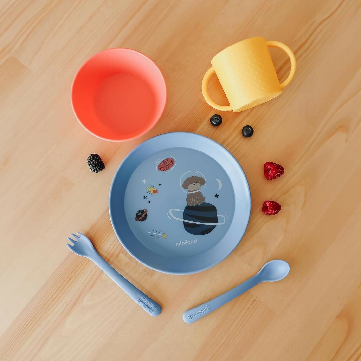 MINILAND Learning tableware Dream - set pappa educativo - bicchiere con manici, piatto piano, ciotola piatto fondo, posate - esploratore in Piatti Sanitaria Gioia del Bimbo - Villa San Giovanni, commercioVirtuoso.it