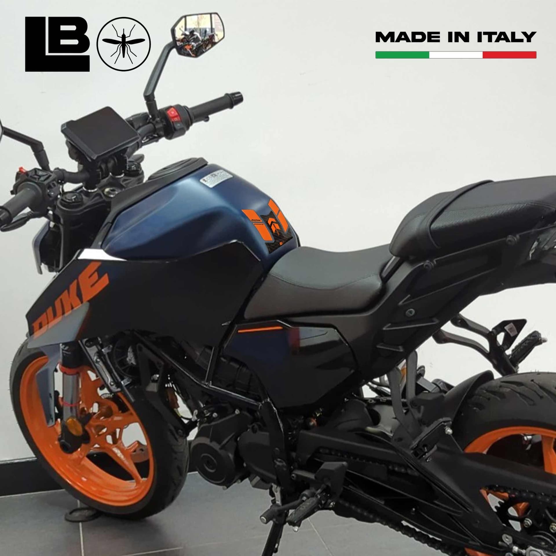 Paraserbatoio Adesivo 3D Protezione moto compatibile con KTM 125 Duke 2024-2025 in Paraserbatoio LabelBike - Bibbiano, commercioVirtuoso.it
