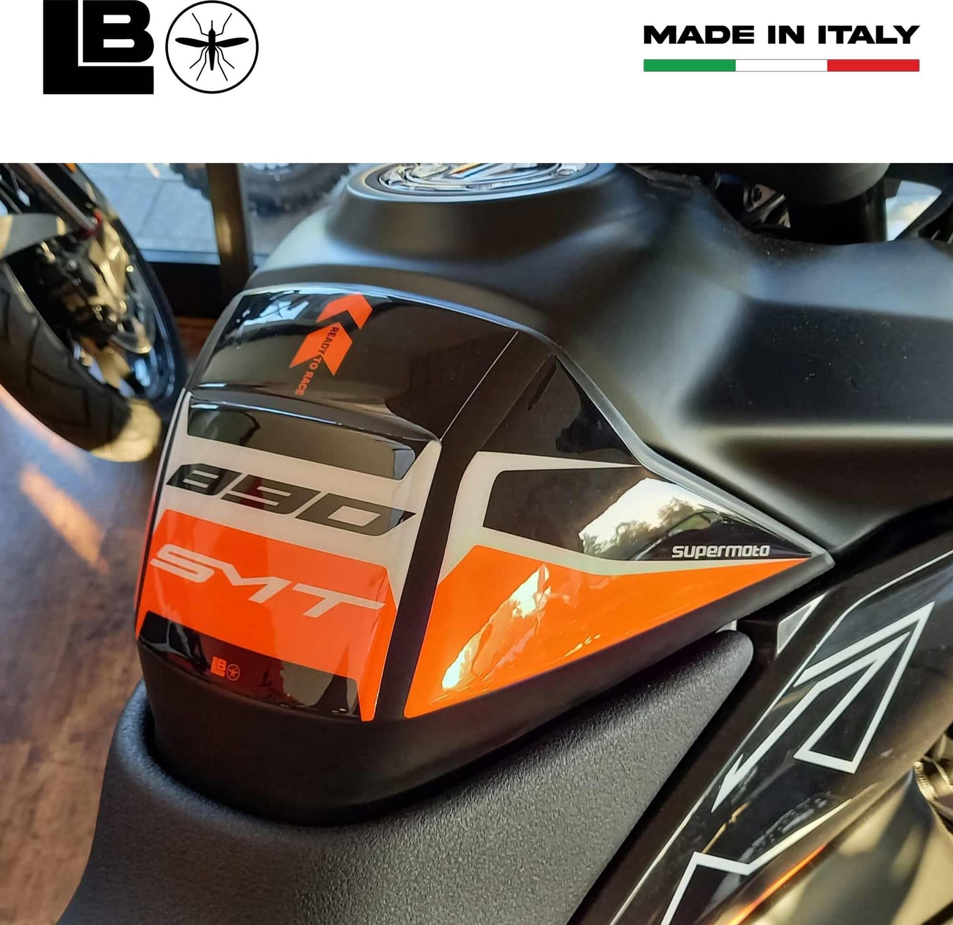 Paraserbatoio Adesivi 3D Protezione moto compatibili con KTM 890 SMT 2024-2025 in Paraserbatoio LabelBike - Bibbiano, commercioVirtuoso.it