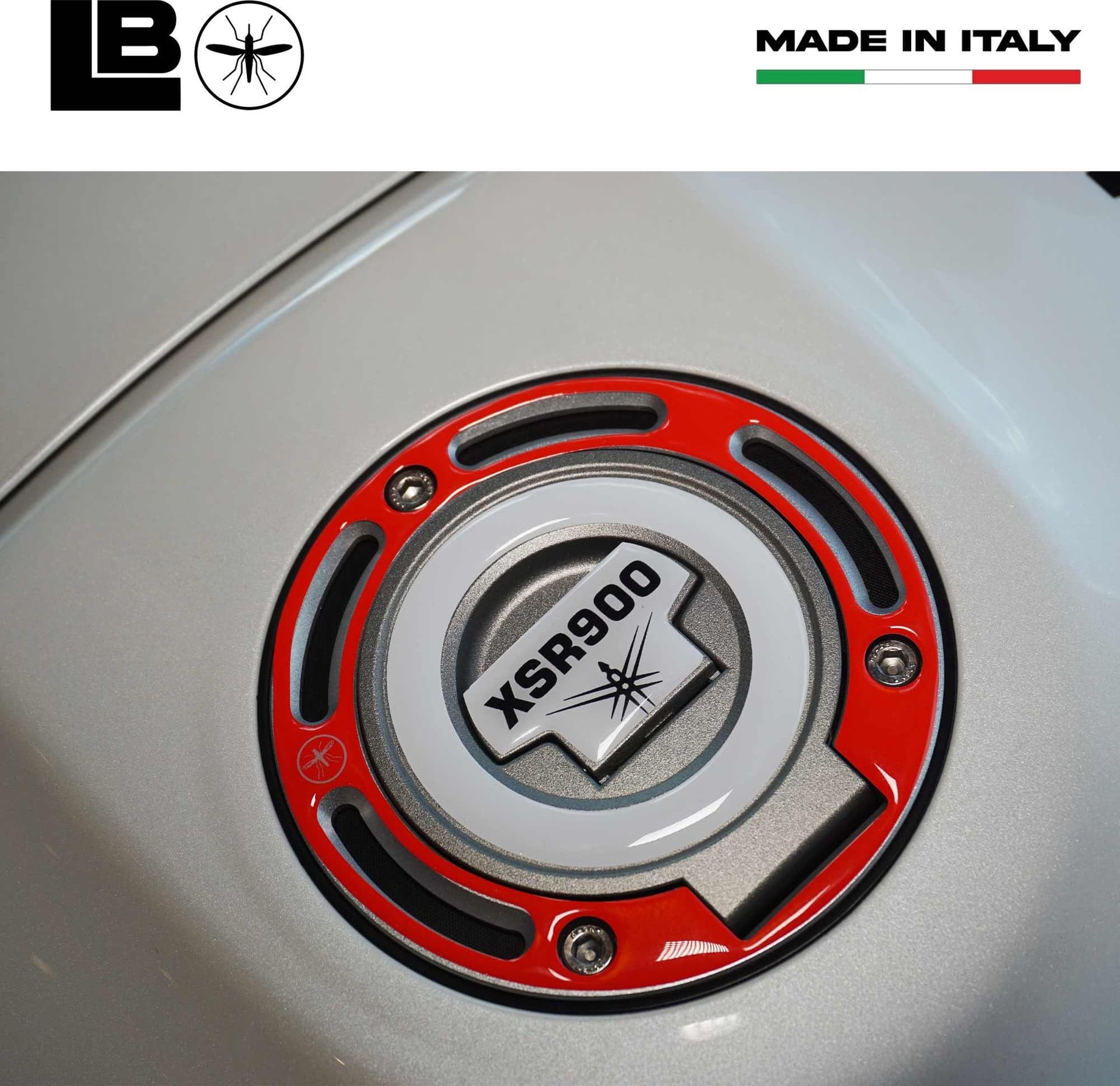 Adesivo 3D Protezione tappo serbatoio moto compatibile con Yamaha XSR900 rosso in Paraserbatoio LabelBike - Bibbiano, commercioVirtuoso.it