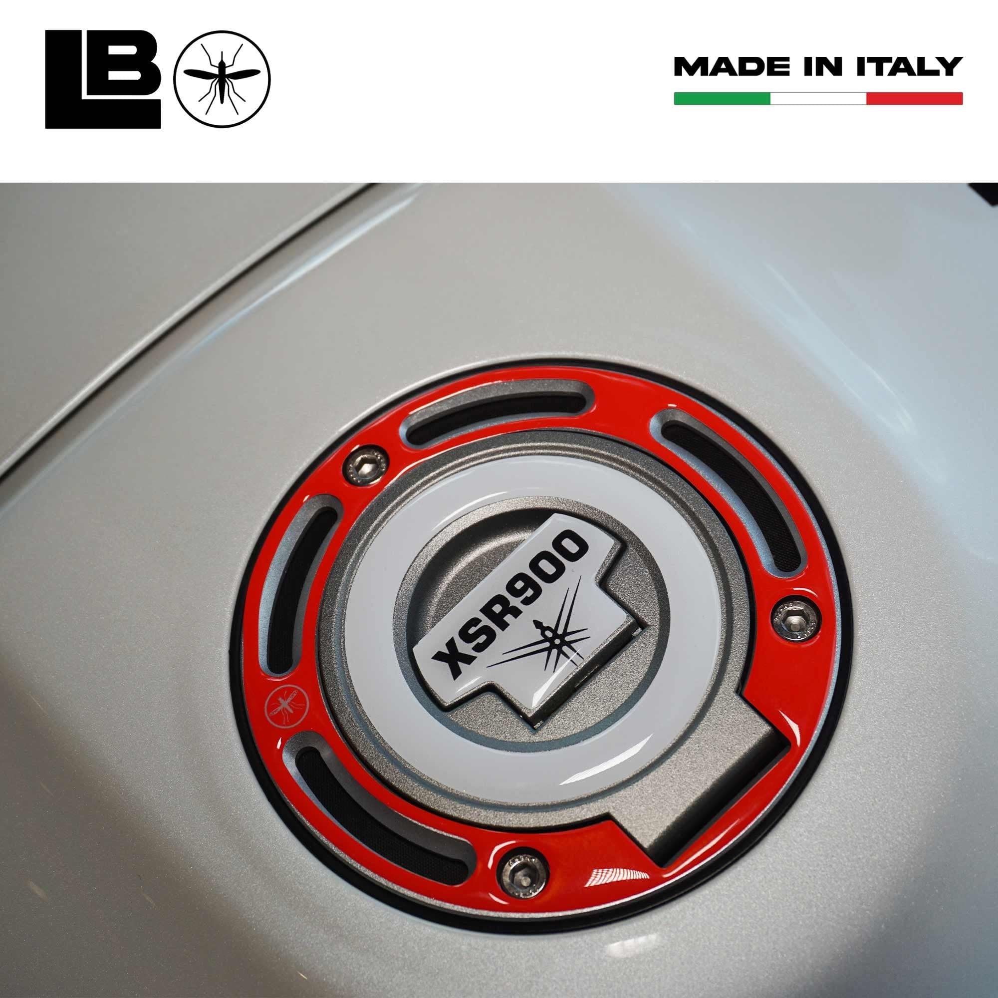 Adesivo 3D Protezione tappo serbatoio moto compatibile con Yamaha XSR900 rosso in Paraserbatoio LabelBike - Bibbiano, commercioVirtuoso.it