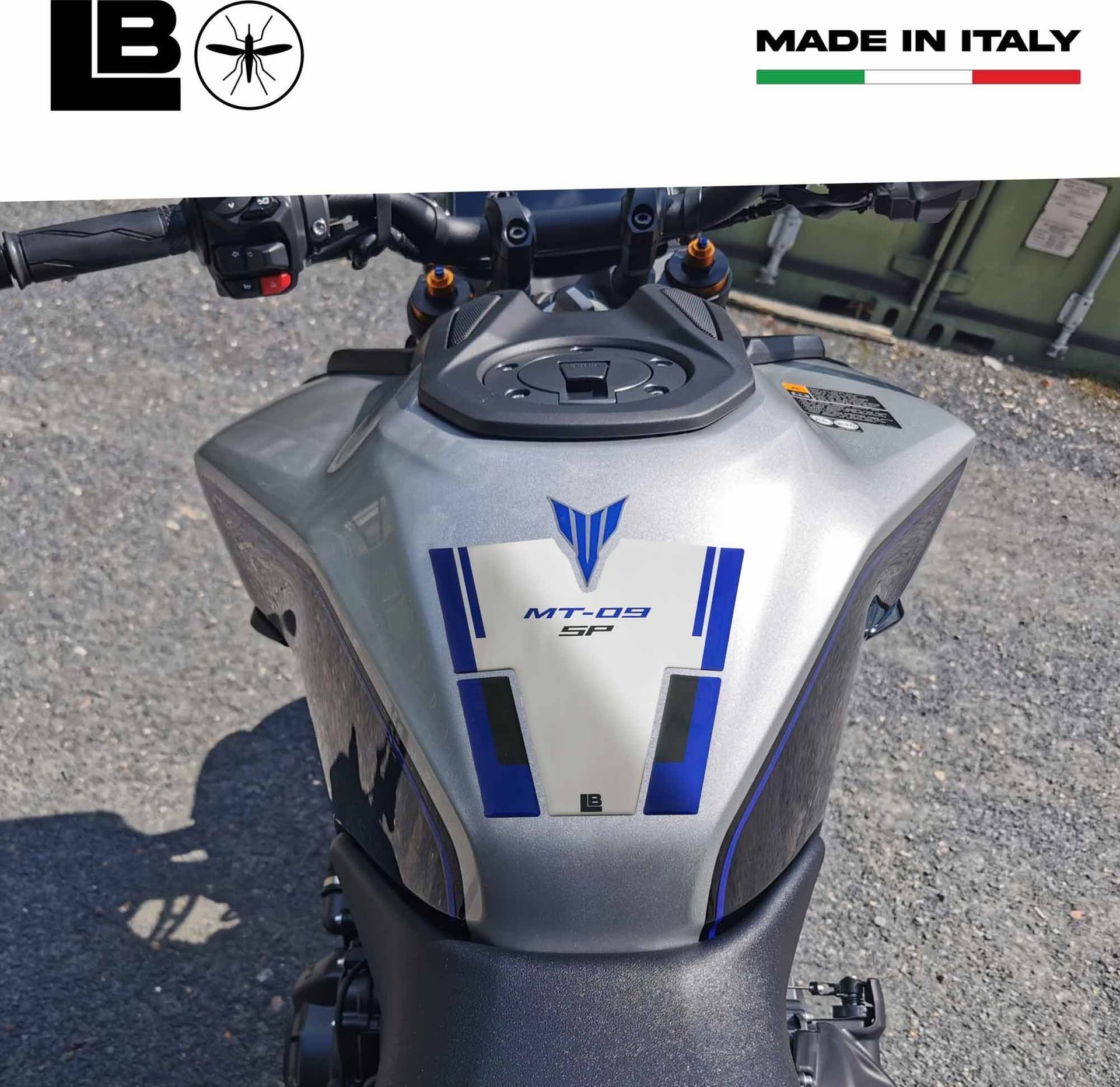 Paraserbatoio Adesivo 3D Protezione moto compatibile con Yamaha MT 09 2024-25 in Paraserbatoio LabelBike - Bibbiano, commercioVirtuoso.it