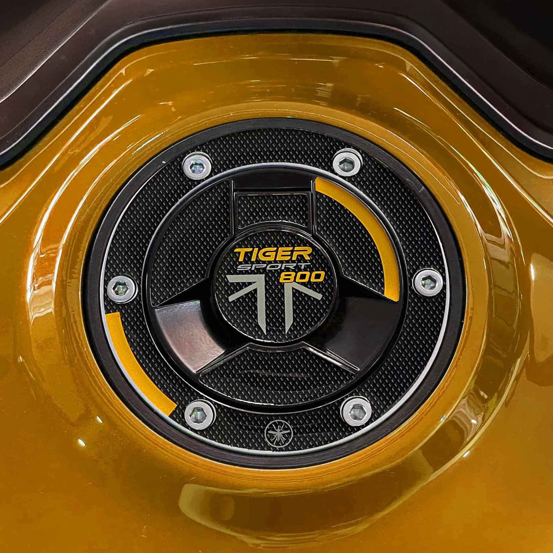 Adesivo 3D Protezione tappo serbatoio compatibile Triumph Tiger 800 Sport 2025 in Paraserbatoio LabelBike - Bibbiano, commercioVirtuoso.it