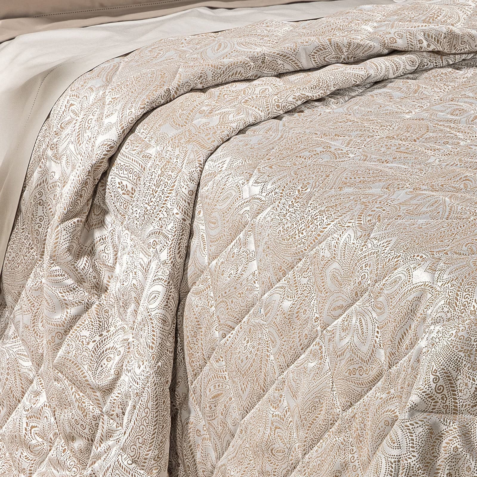 Copriletto Trapuntato Dorata ! Caleffi-In Raso Jacquard Matrimoniale Dreaming - Eleganza e Comfort in prodotto Anastasi - Marsala, commercioVirtuoso.it