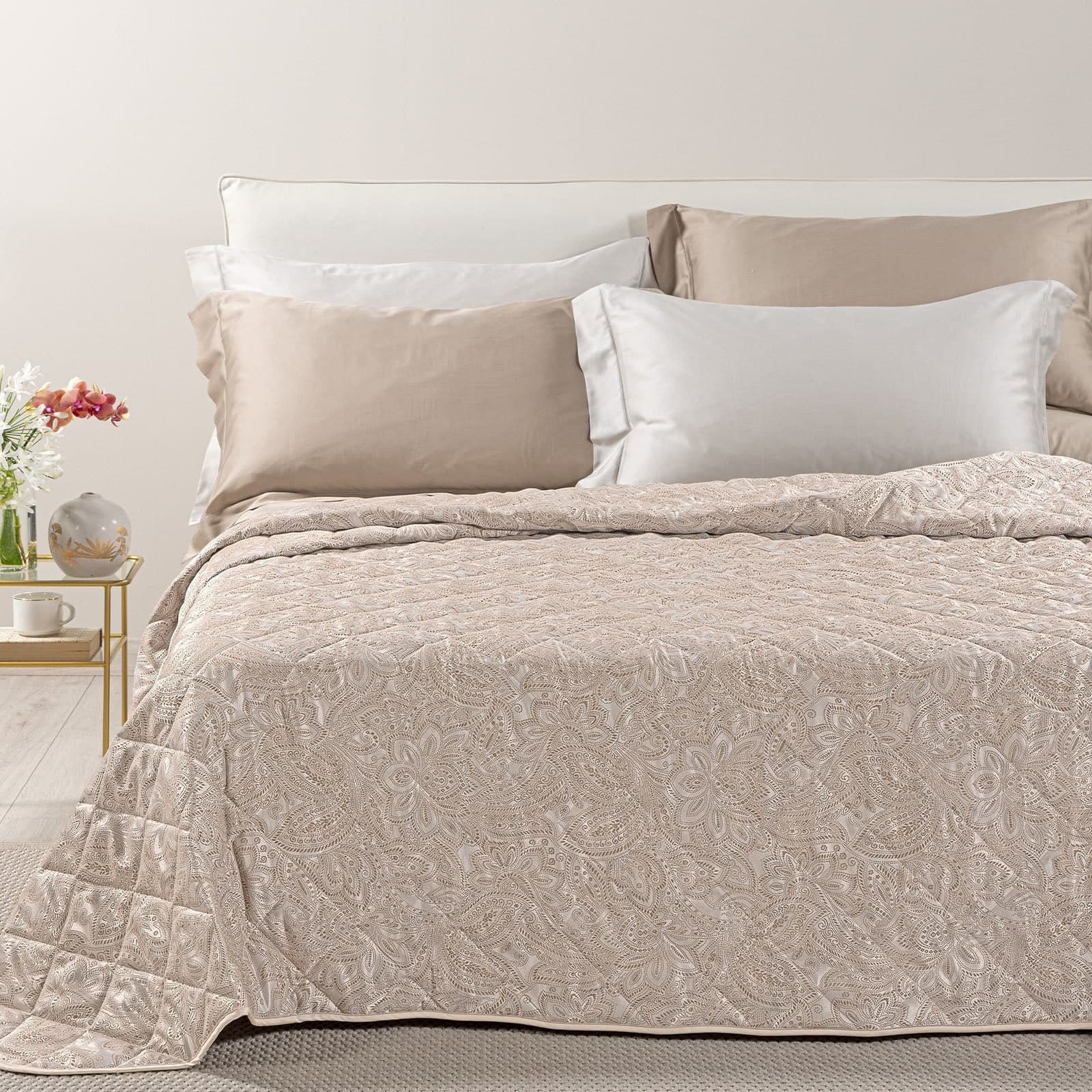 Copriletto Trapuntato Dorata ! Caleffi-In Raso Jacquard Matrimoniale Dreaming - Eleganza e Comfort in prodotto Anastasi - Marsala, commercioVirtuoso.it