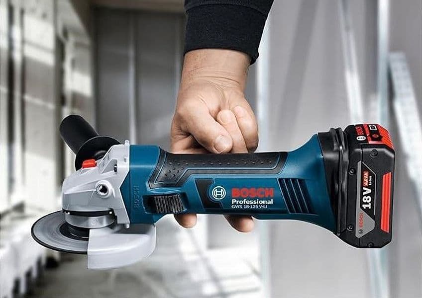BOSCH - SMERIGLIATRICE ANGOLARE PROFESSIONAL GWS 18-125 V-LI 2 BATT in Smerigliatrici angolari Stockdoc - Terni, commercioVirtuoso.it